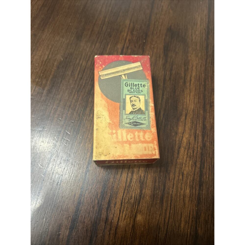 Vintage GILLETTE TECH Razor In Box With One Blade